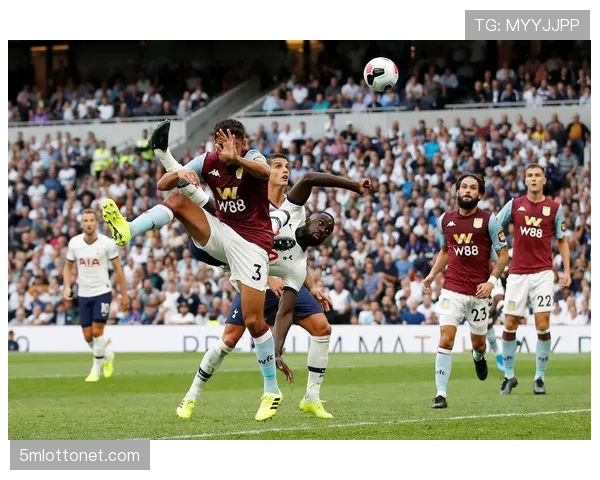 阿斯顿维拉1-1战平热刺，沃特金斯与理查利森分别进球