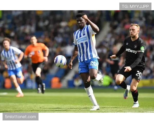 天空体育:拜仁慕尼黑有意今夏引进布莱顿边锋三笘薰