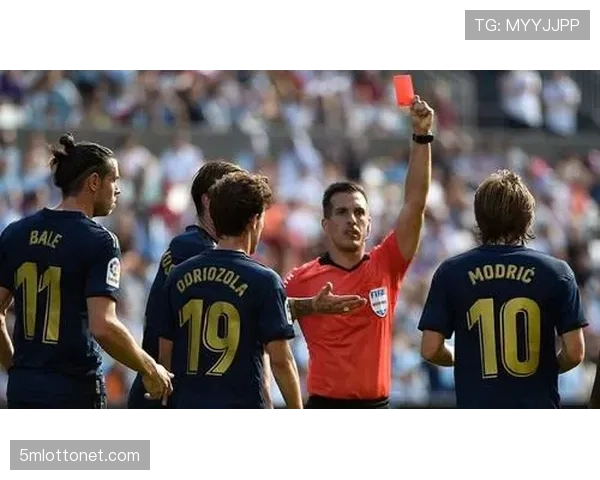 观察：VAR一致性问题再次在四分之一决赛关键判罚中引发讨论